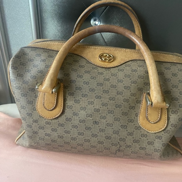 Authentic Gucci Vintage 👜👑 - Picture 3 of 14